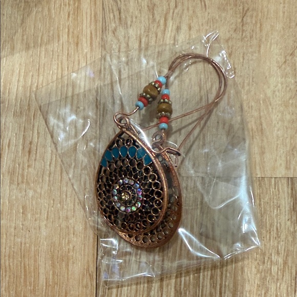 Assorted Earring Collection - Picture 6 of 14